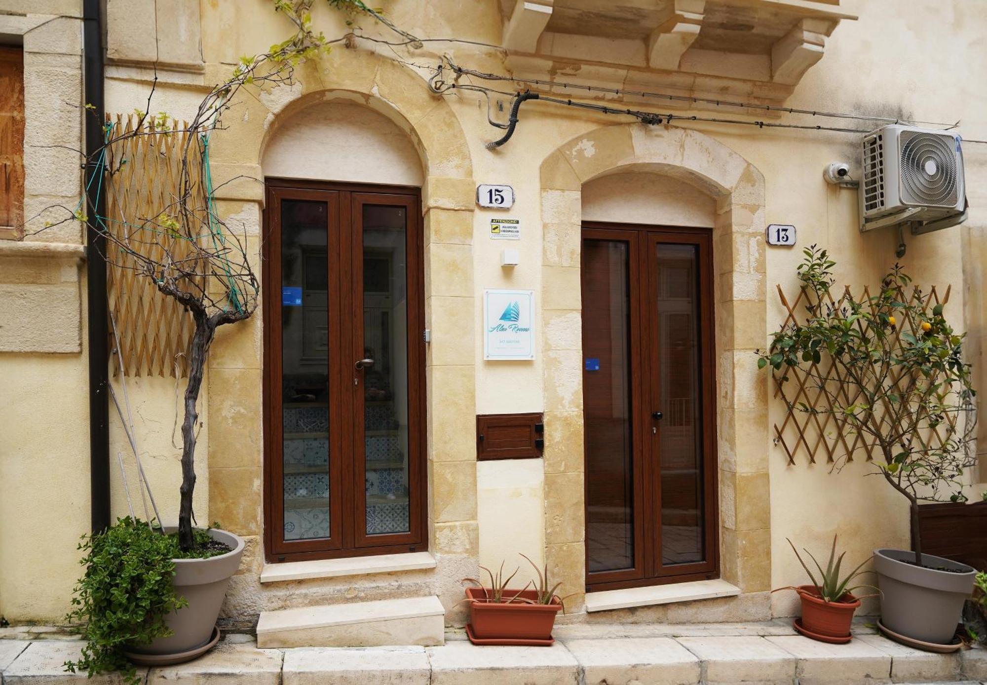 Alex Rooms Ragusa Bagian luar foto